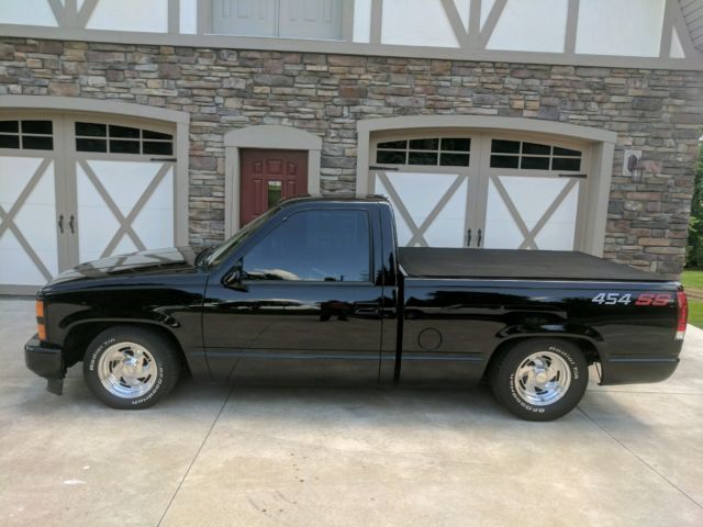 Black 1990 Chevrolet C/K Pickup 1500 Standard Cab Pickup with Red interior