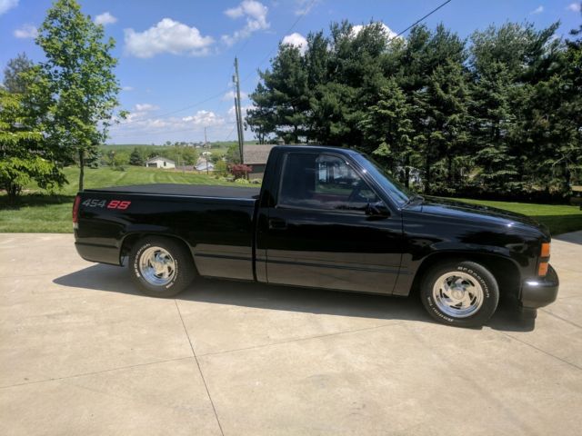 Black 1990 Chevrolet C/K Pickup 1500 Standard Cab Pickup with Red interior