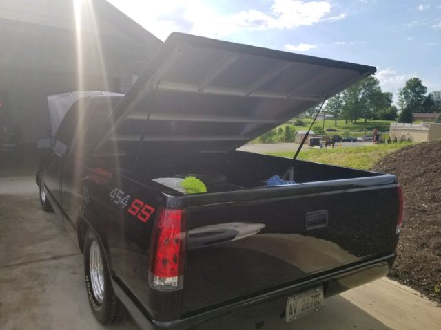 Black 1990 Chevrolet C/K Pickup 1500 Standard Cab Pickup with Red interior