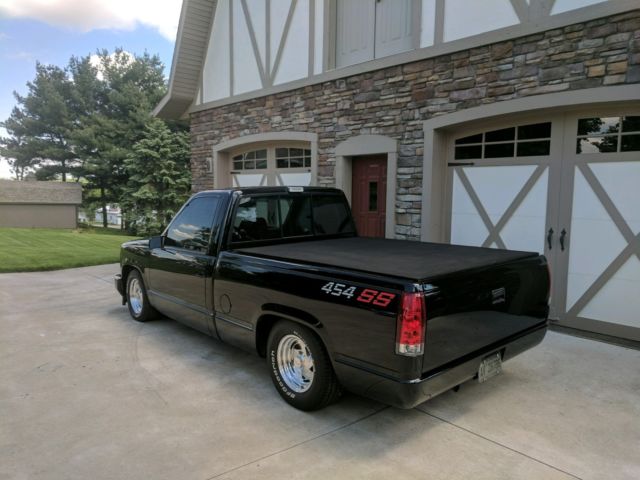 Black 1990 Chevrolet C/K Pickup 1500 Standard Cab Pickup with Red interior