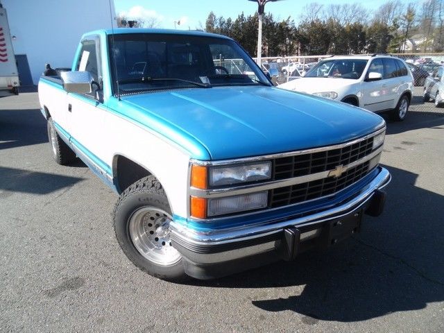 Blue 1992 Chevrolet C/K Pickup 1500 Pickup Truck with Gray interior