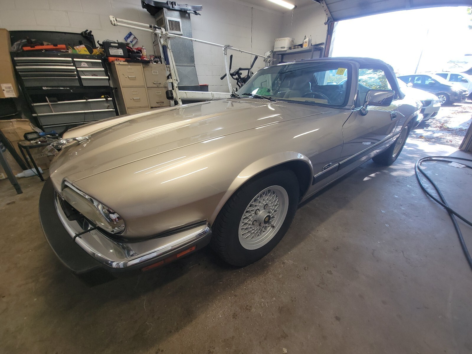 Brown 1993 Jaguar XJS