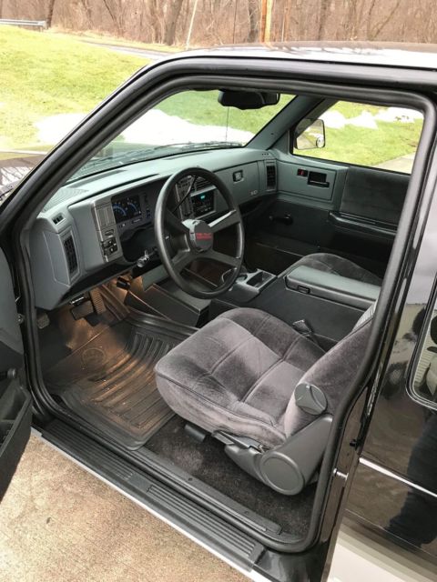 Black 1993 Chevrolet S-10 Extended Cab Pickup with Gray interior