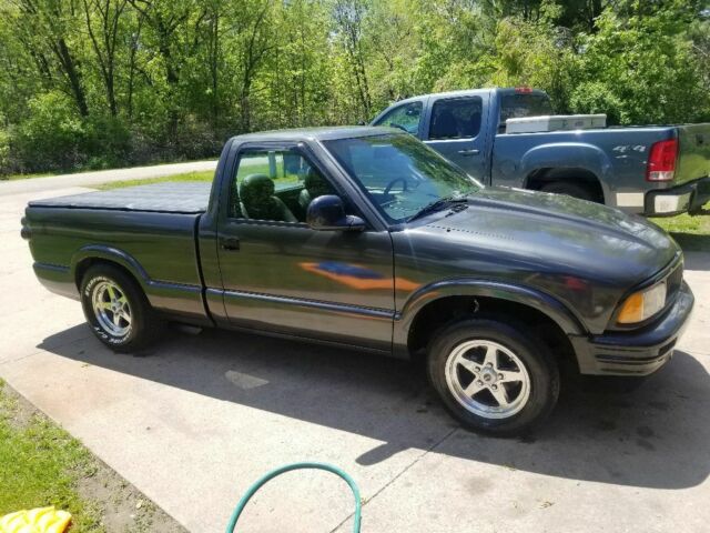 Gray 1994 Chevrolet S-10 Standard Cab Pickup with Gray interior