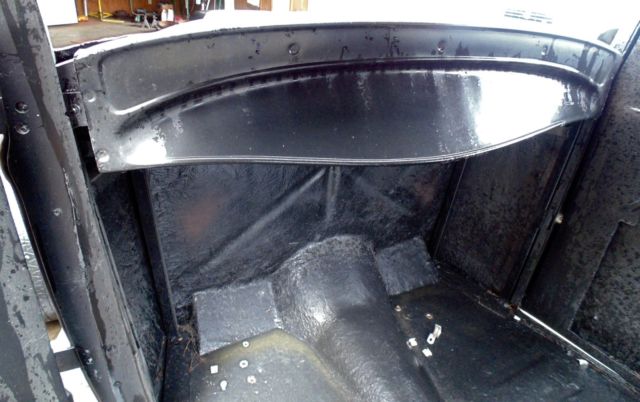 Black 1932 Ford 5 window
