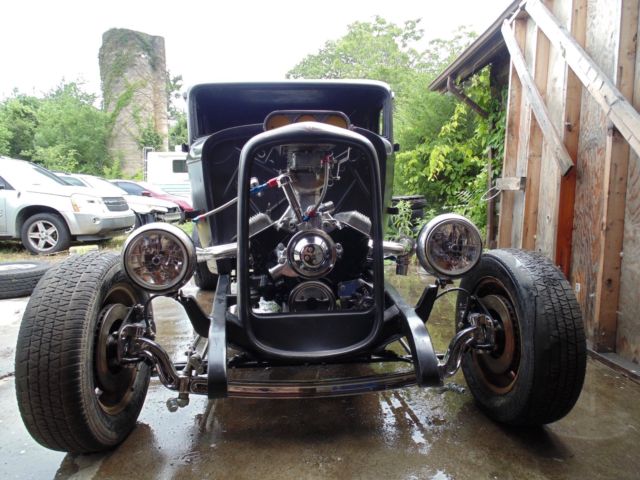 Black 1932 Ford 5 window