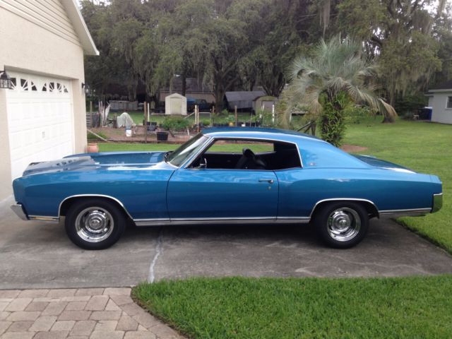 Blue 1972 Chevrolet Monte Carlo Coupe with Black interior