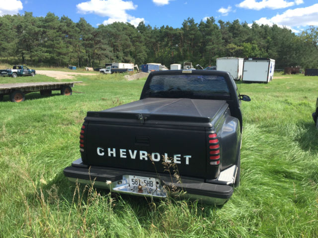 Black 1990 Chevrolet C/K Pickup 1500 with Red interior