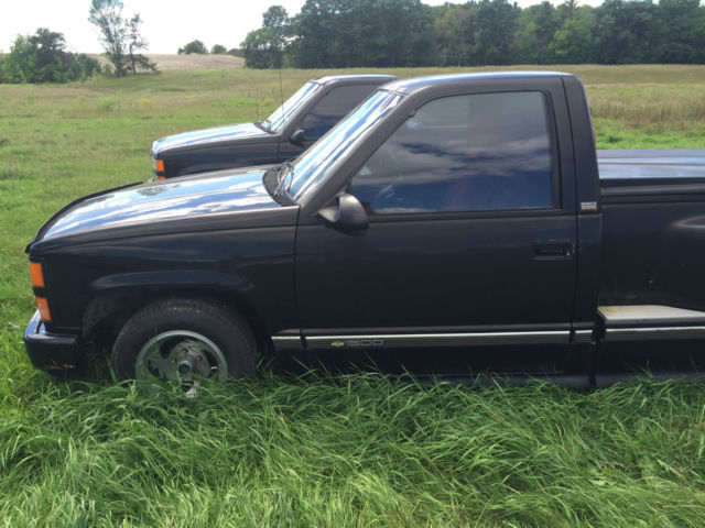 Black 1990 Chevrolet C/K Pickup 1500 with Red interior