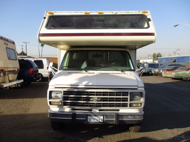 White 1994 Chevrolet Commercial Cutaway with Blue interior