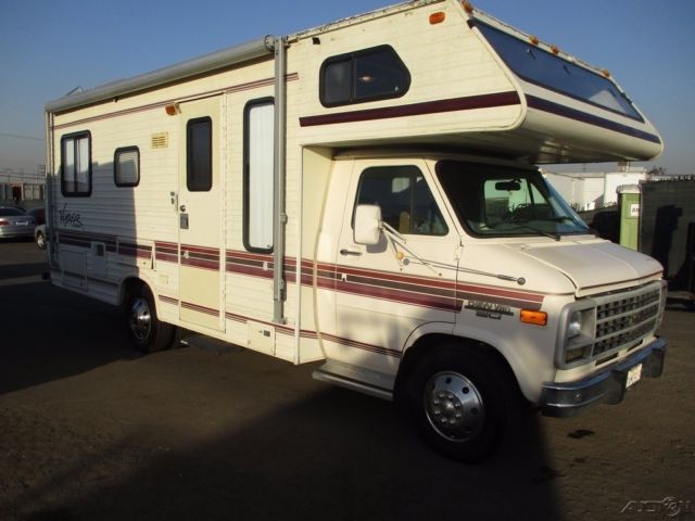 White 1994 Chevrolet Commercial Cutaway with Blue interior