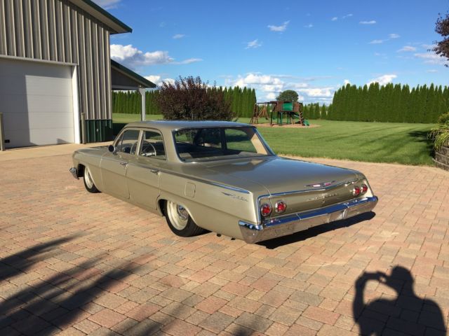 Silver 1962 Chevrolet Bel Air/150/210 Sedan