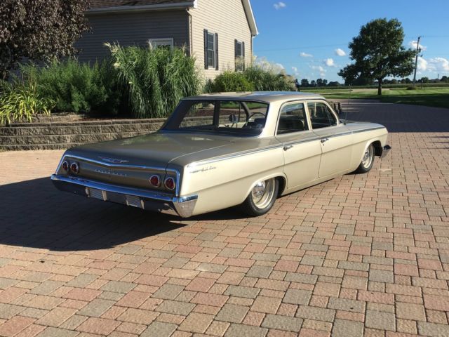 Silver 1962 Chevrolet Bel Air/150/210 Sedan
