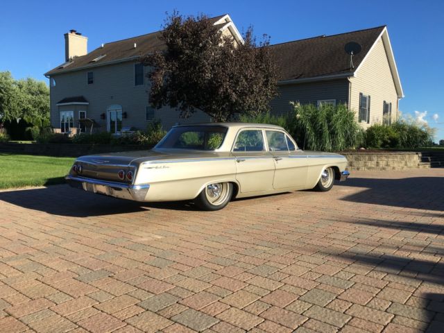 Silver 1962 Chevrolet Bel Air/150/210 Sedan