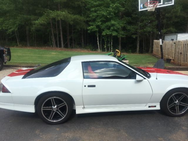 White 1992 Chevrolet Camaro Coupe with Red interior