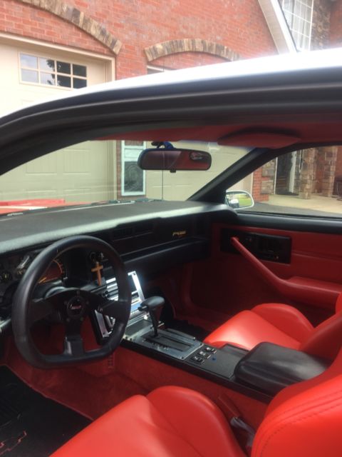 White 1992 Chevrolet Camaro Coupe with Red interior
