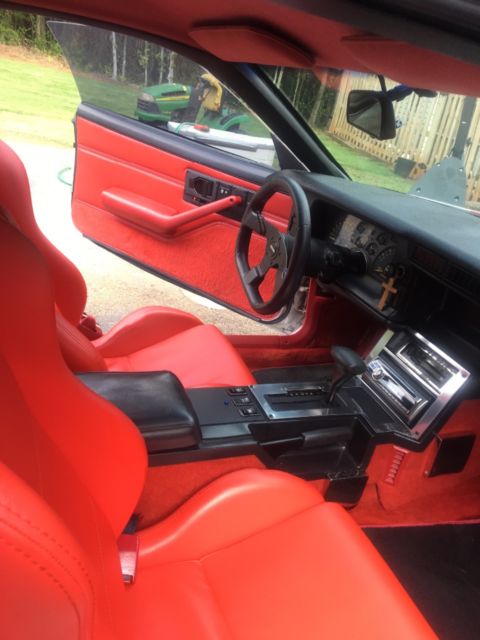 White 1992 Chevrolet Camaro Coupe with Red interior