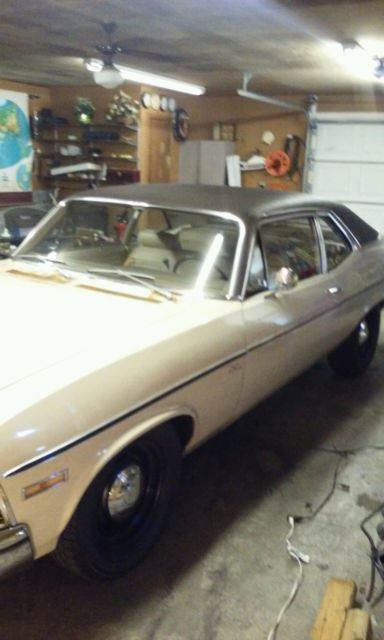 Tan 1971 Chevrolet Nova with Sandalwood interior