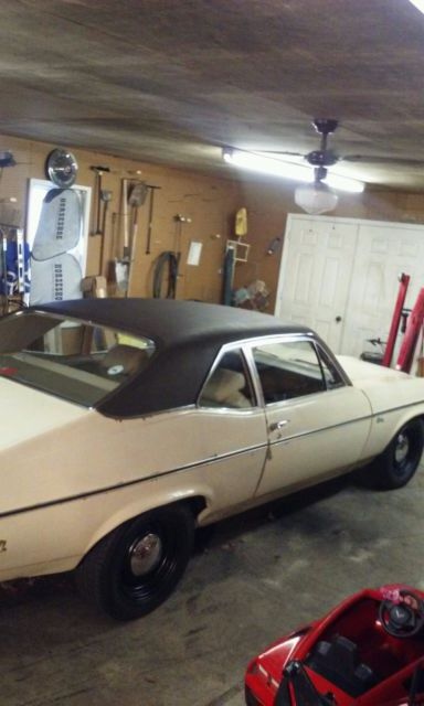 Tan 1971 Chevrolet Nova with Sandalwood interior