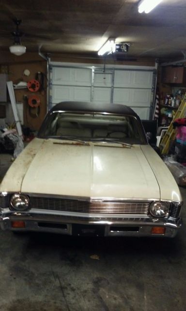 Tan 1971 Chevrolet Nova with Sandalwood interior