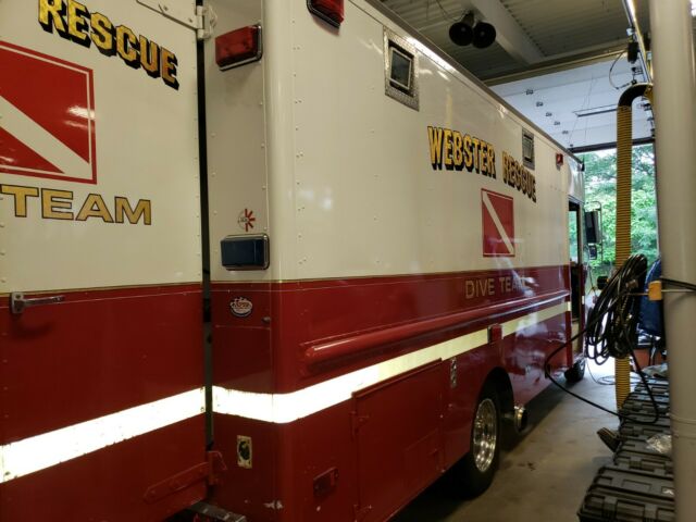 Red 1985 Chevrolet P30 Van Van Camper