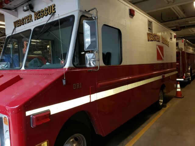 Red 1985 Chevrolet P30 Van Van Camper