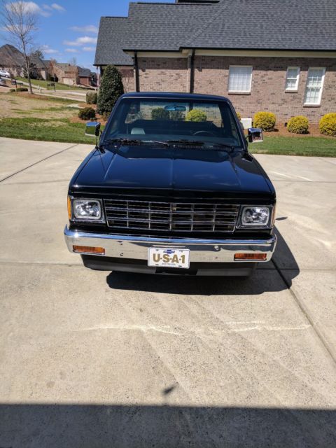 Black 1985 Chevrolet S-10 Standard Cab Pickup with Black interior
