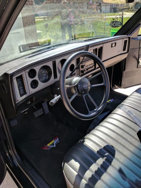 Black 1985 Chevrolet S-10 Standard Cab Pickup with Black interior