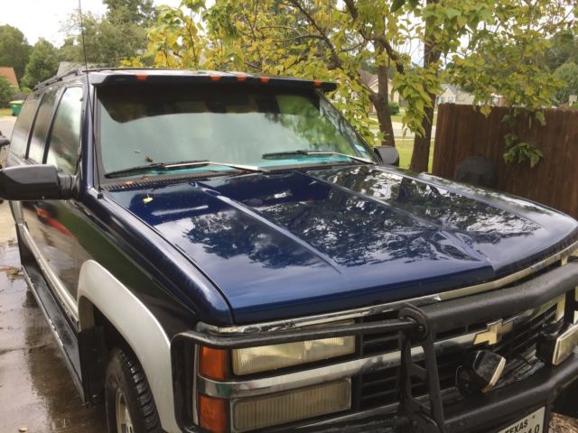 1993 Chevrolet Suburban SUV with Blue interior