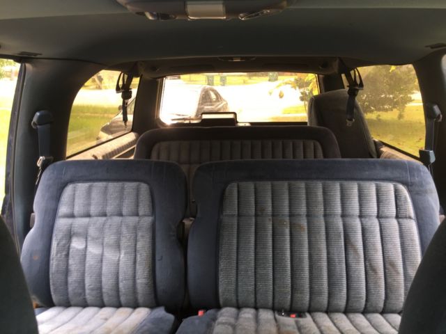 1993 Chevrolet Suburban SUV with Blue interior
