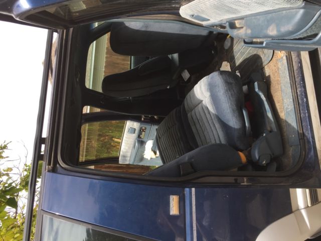 1993 Chevrolet Suburban SUV with Blue interior
