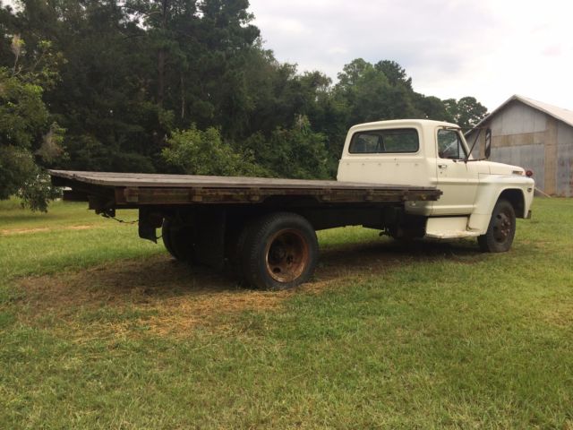 White 1968 Ford F-550 Dump Truck