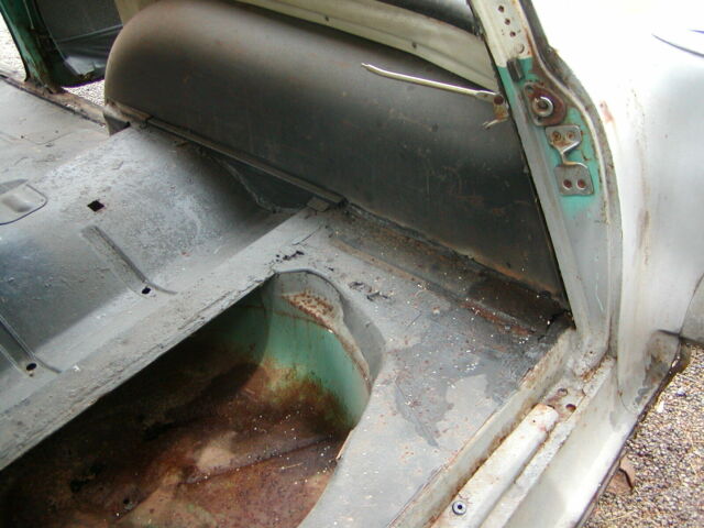 Primer 1957 Chevrolet Bel Air/150/210 Station Wagon with Green interior