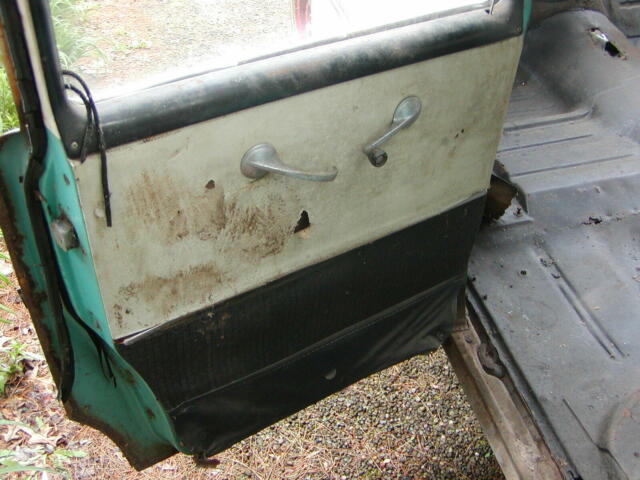 Primer 1957 Chevrolet Bel Air/150/210 Station Wagon with Green interior