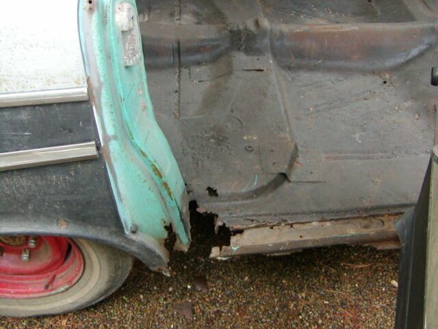 Primer 1957 Chevrolet Bel Air/150/210 Station Wagon with Green interior