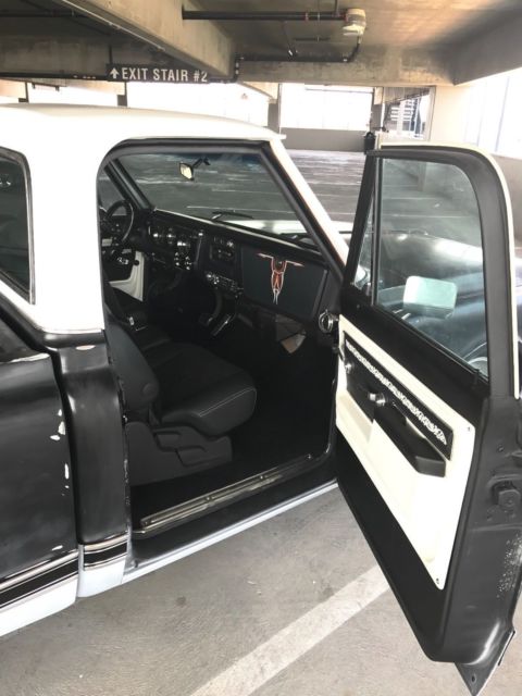 Black 1972 Chevrolet C-10 with Black interior
