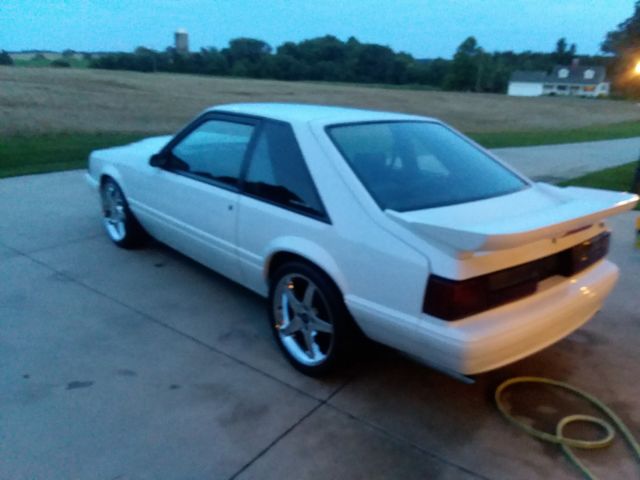 WHITE 1989 Ford Mustang Hatchback with BLACK interior