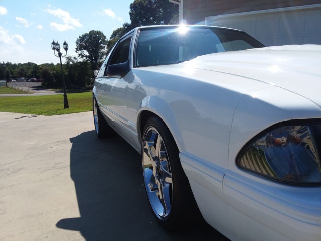 WHITE 1989 Ford Mustang Hatchback with BLACK interior