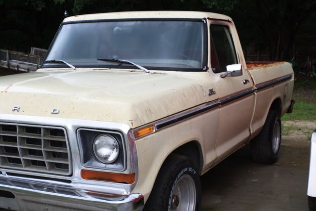 White 1978 Ford F-100 Short Bed