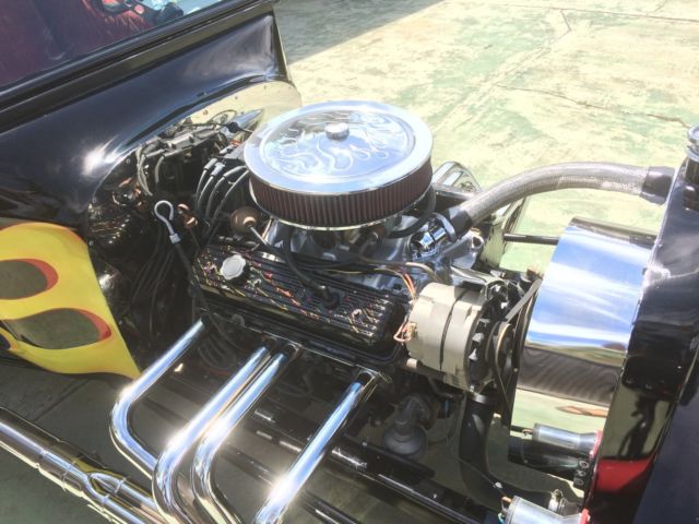 Black w/ Flames 1923 Ford Model T Convertible with Red interior