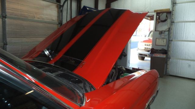 Red 1972 Chevrolet Chevelle 2 dr hardtop with Black interior