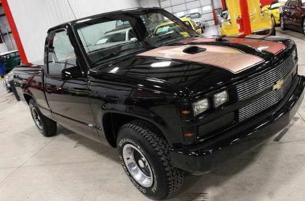 Black custom chameleon trim paint 1988 Chevrolet C-10 Short box Fleet Side with Gray & Black interior