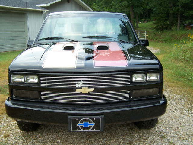 Black custom chameleon trim paint 1988 Chevrolet C-10 Short box Fleet Side with Gray & Black interior