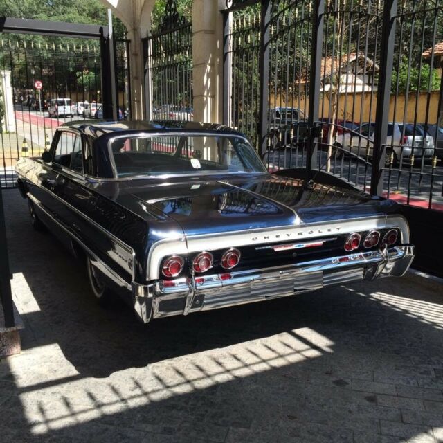 Blue 1964 Chevrolet Impala Coupe with Blue interior