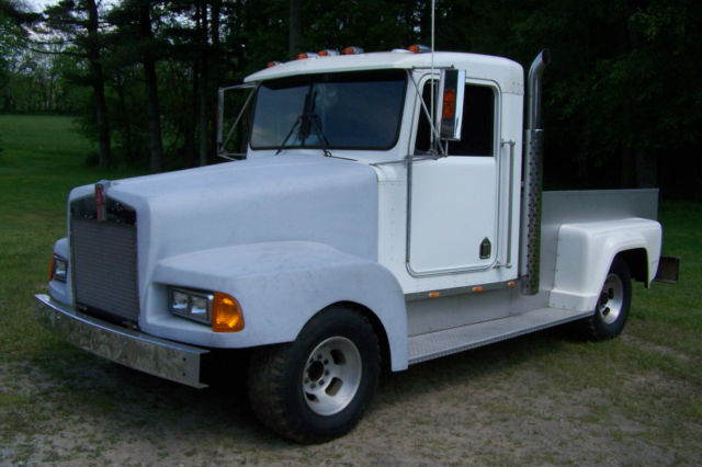 White 1978 Chevrolet Other Pickups kenworth T 600 with Blue interior