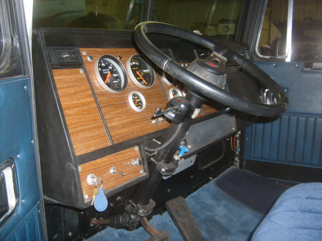 White 1978 Chevrolet Other Pickups kenworth T 600 with Blue interior
