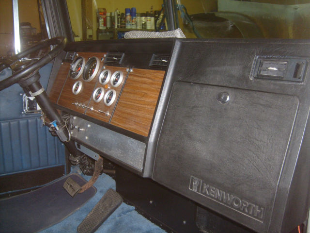 White 1978 Chevrolet Other Pickups kenworth T 600 with Blue interior