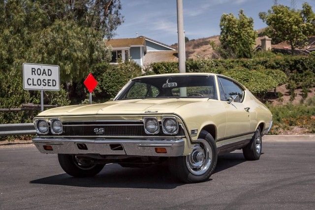 Yellow 1968 Chevrolet Chevelle Coupe with Black interior