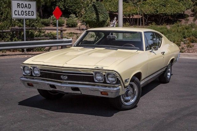 Yellow 1968 Chevrolet Chevelle Coupe with Black interior