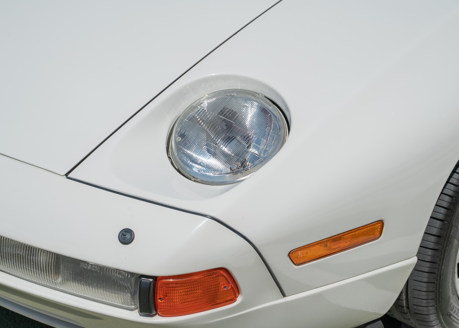 White 1991 Porsche 928 Coupe with Grey interior